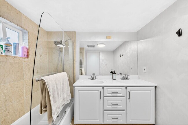 Building Photo - 6257 Bluebell Ave