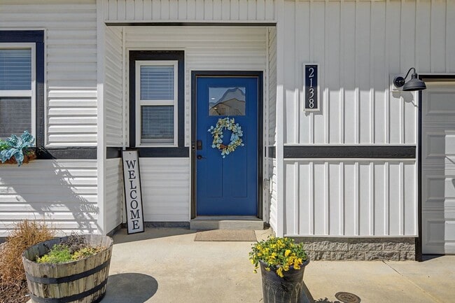 Building Photo - 2138 Ireland Wy