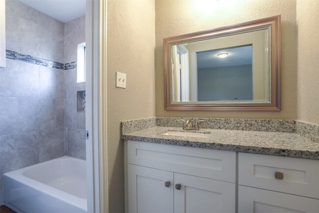 Building Photo - 11402 Brook Meadows Ln