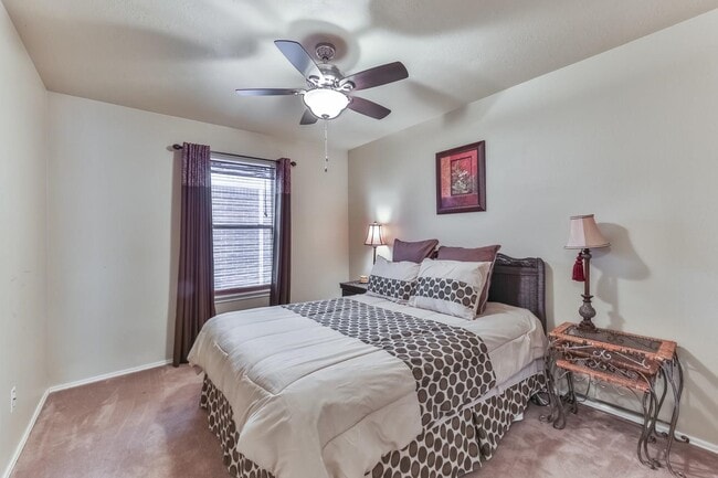 Building Photo - 9215 Dunain Park Ct