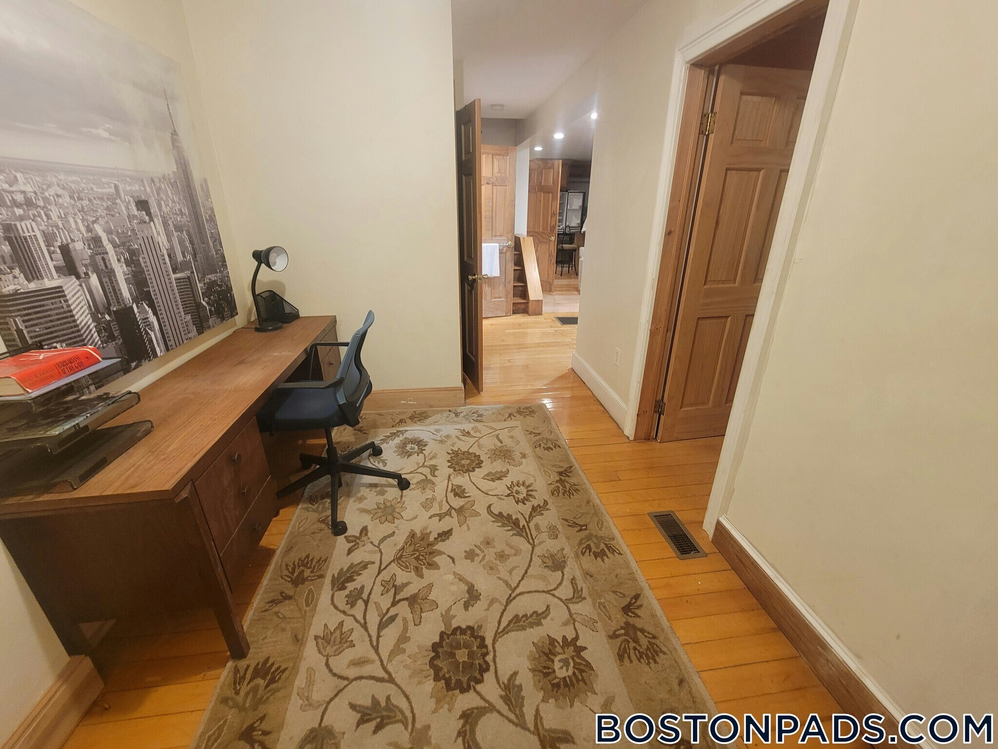 Building Photo - 17 Holman St