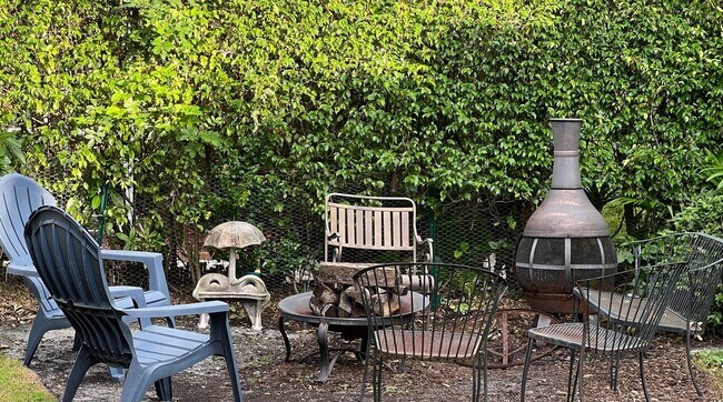 Building Photo - 132 Thornton Dr