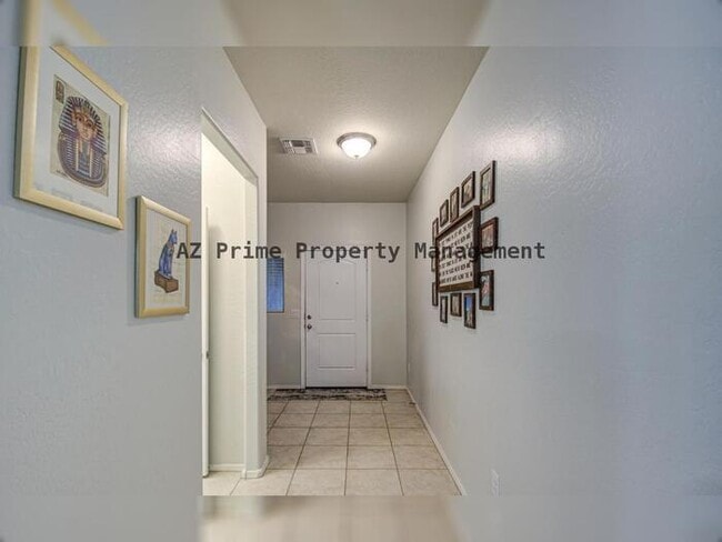 Building Photo - 30945 W Picadilly Rd