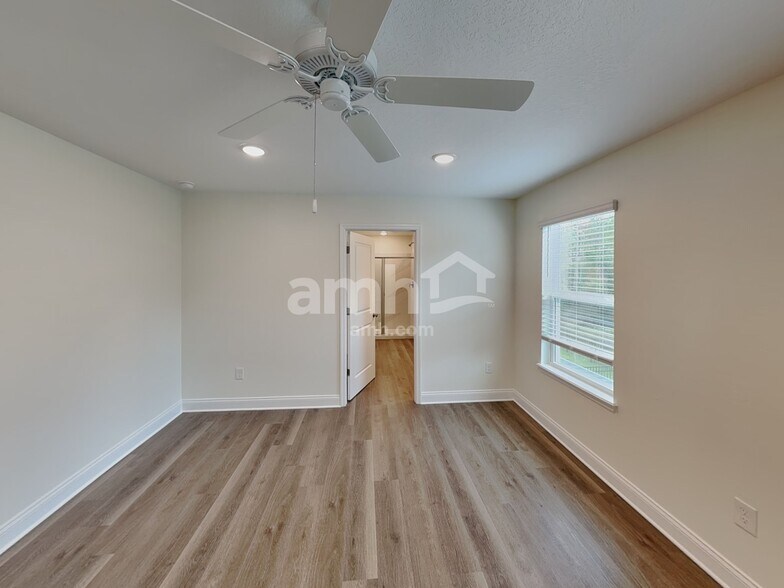 Building Photo - 5757 Oesterle Rd