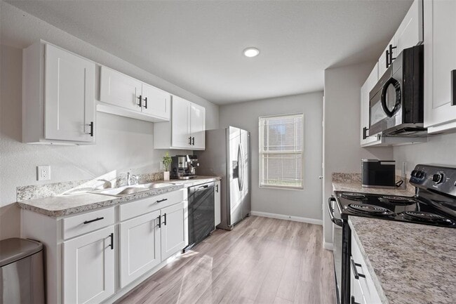 Building Photo - 2849 Golf Crest Dr