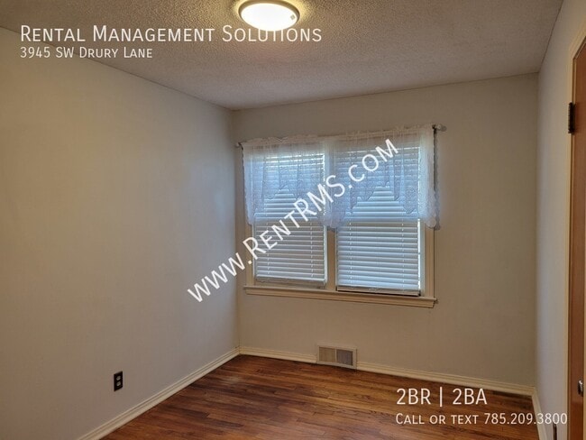 Building Photo - 3945 SW Drury Ln