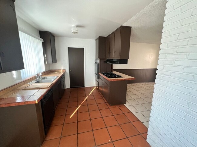 Building Photo - 3/2 Bedroom home in El Cajon with a POOL!