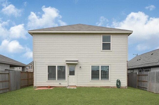 Building Photo - 227 River Grv Ct