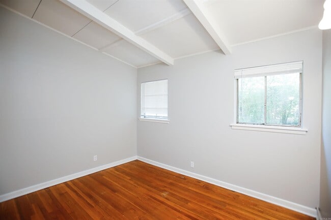 Building Photo - 25 Sunnydale Dr