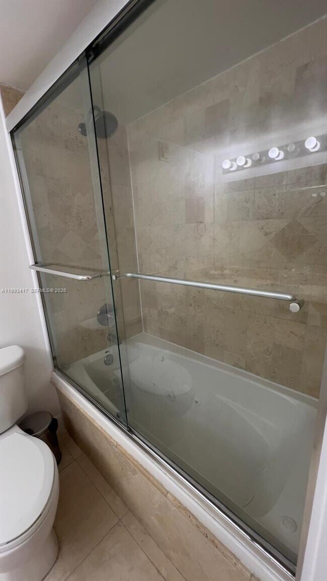 Building Photo - 1200 Brickell Bay Dr