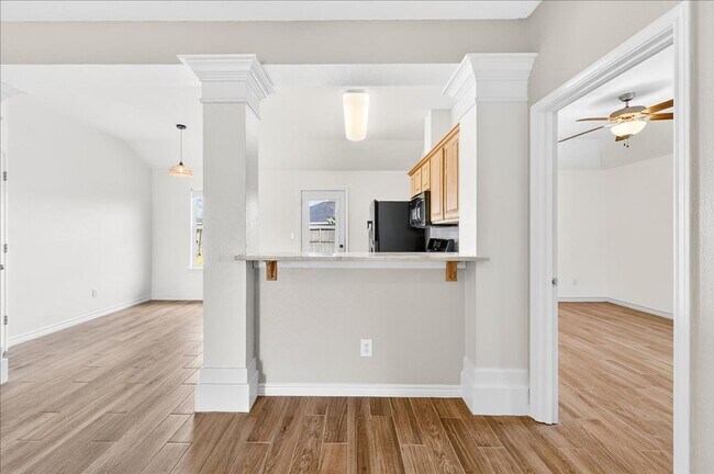 Building Photo - 2314 Blue Star Dr