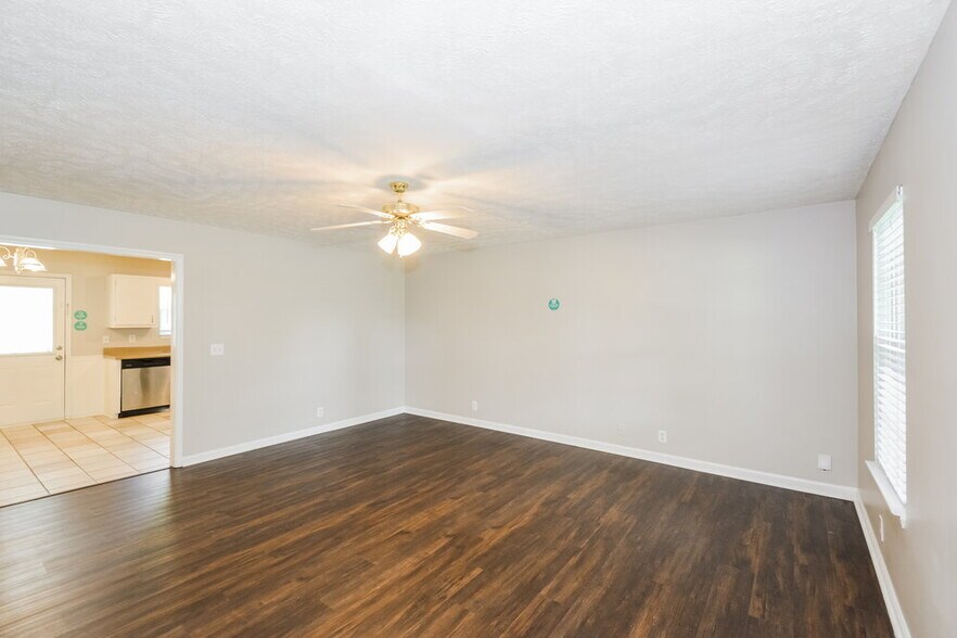 Building Photo - 2816 Islington Dr