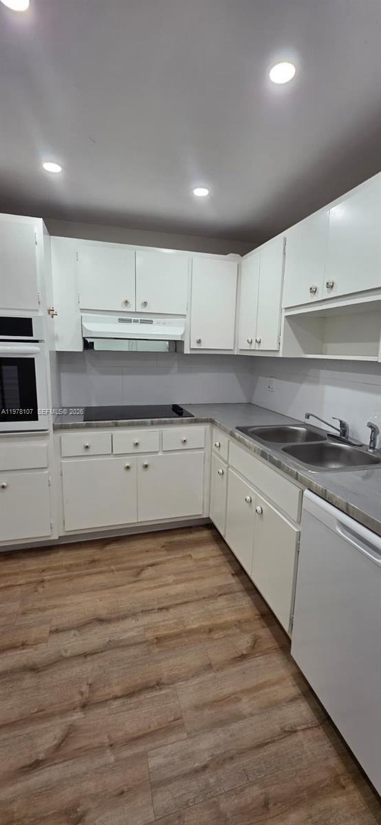 Building Photo - 400 Kings Point Dr