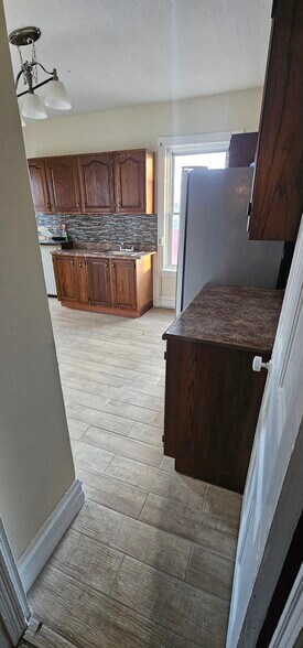 Building Photo - 132 W Douglass St