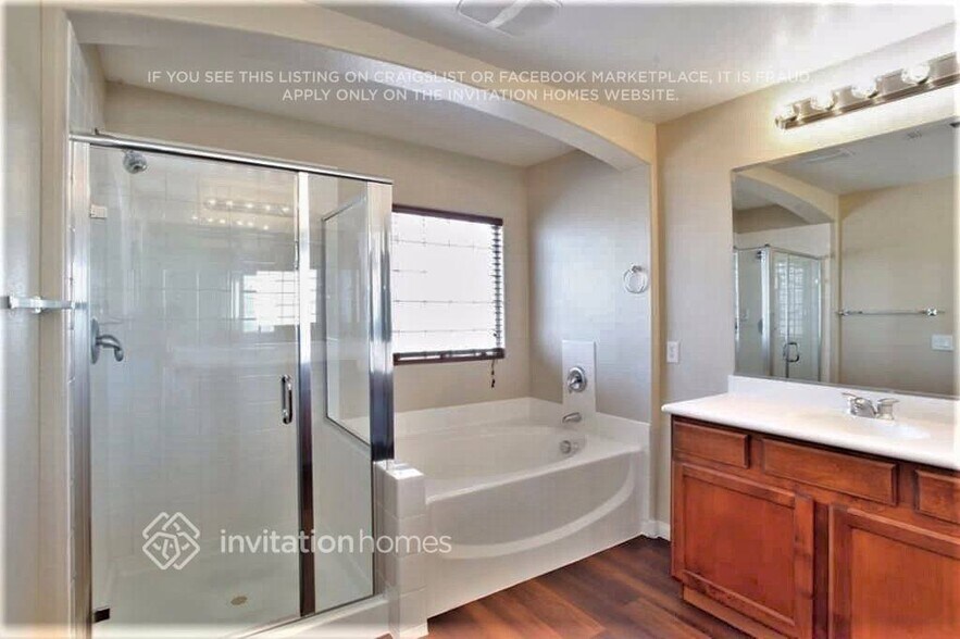 Building Photo - 357 Shimmering Moon St