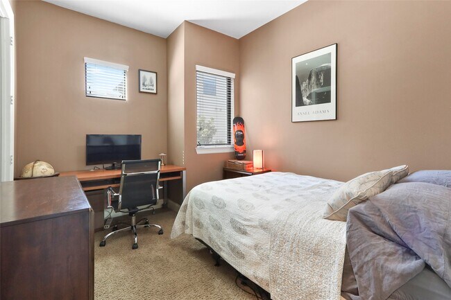 Building Photo - 1905 Summer St