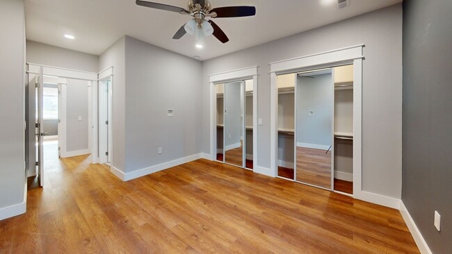 Building Photo - 4BR/4BA Unit #101 in 14 BR Triplex | UTK O...