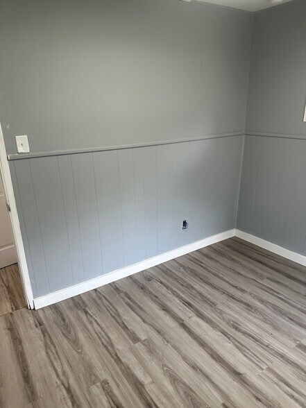 Building Photo - 1303 Barnard Dr