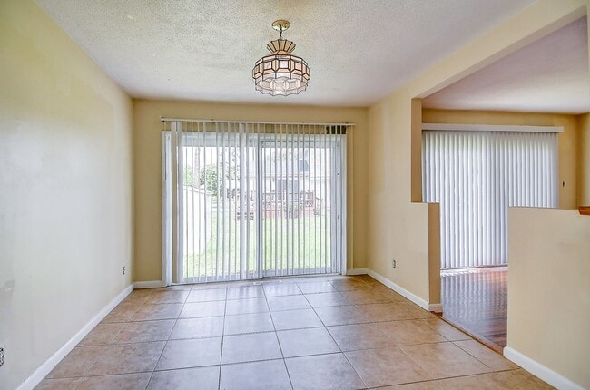 Building Photo - FOR RENT -  BRICK RANCH