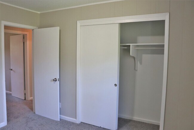 Building Photo - Handsome  3-bedroom ranch home!