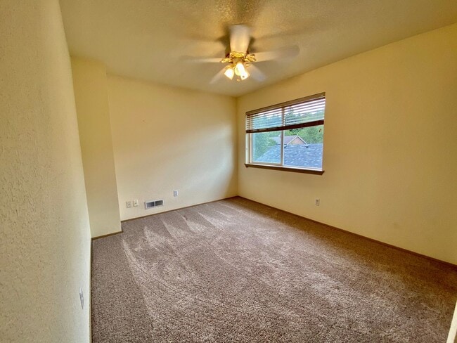 Building Photo - Beautiful New Home in Lexington Neighborho...