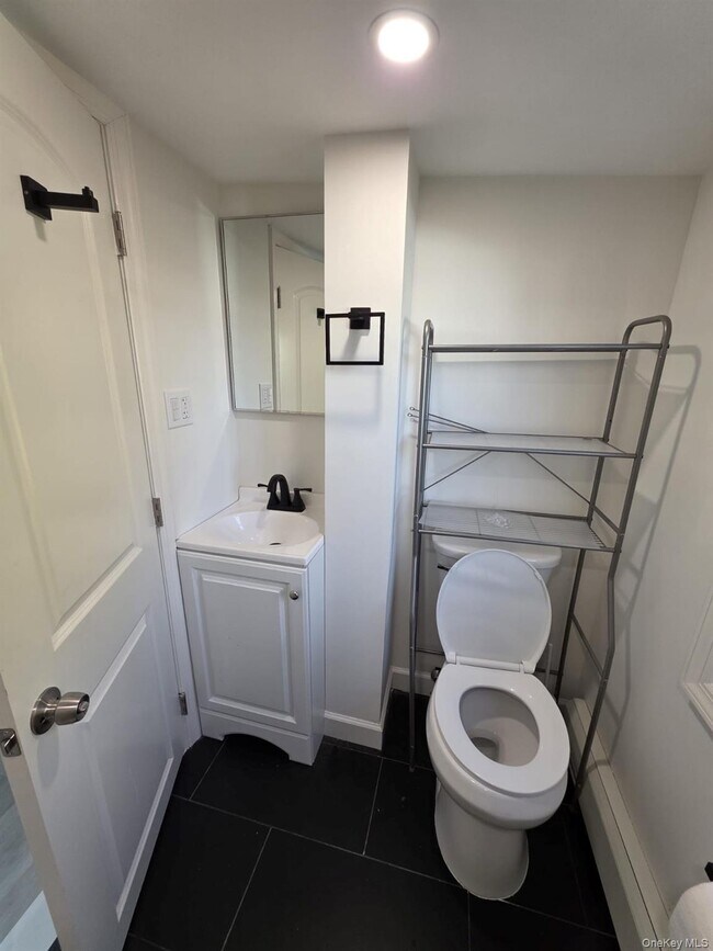 Building Photo - 113 Yoakum Ave