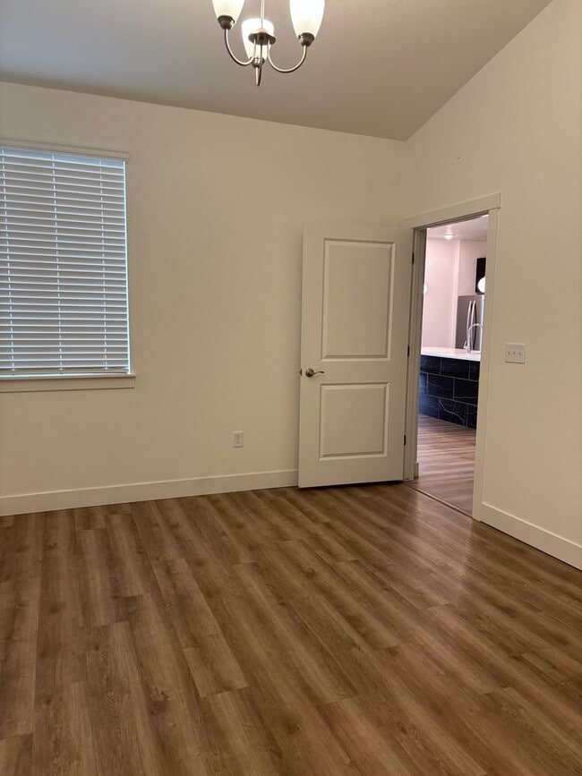 Building Photo - 5063 McKinnon Ct