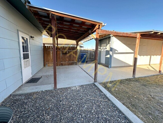 Building Photo - 224 Pasherma Kay Dr