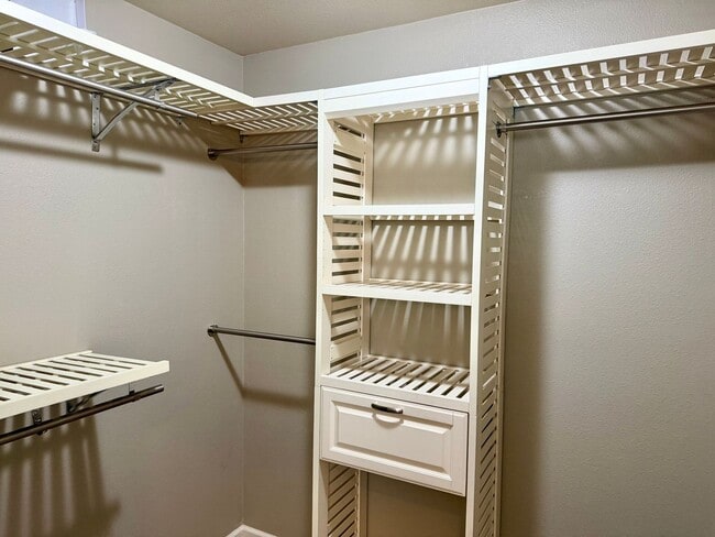 Building Photo - Beautifully Updated 3 Bedroom, 2.5 Bath Home In Clovis