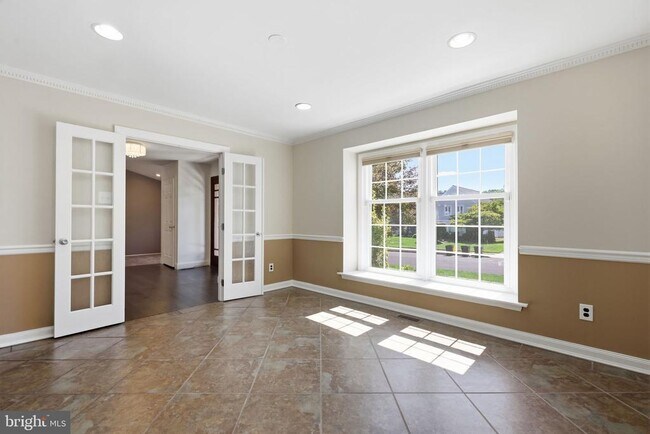 Building Photo - 1272 Knox Dr