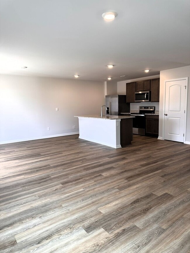 Building Photo - Coming Soon!