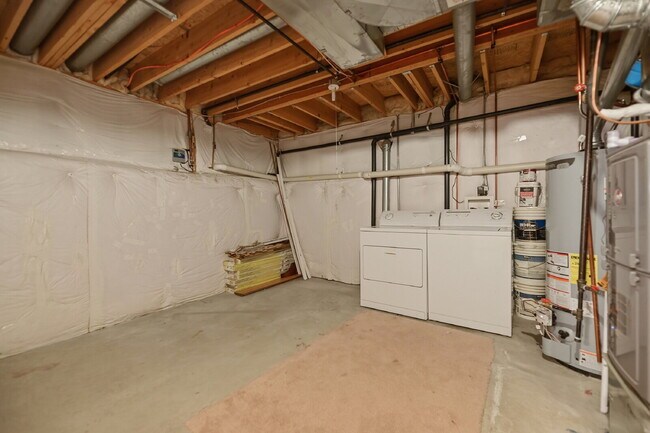 Building Photo - $2,995.95 | 4 Bed, 2 Bath Single Family Westminster Home – Central A/C and heating, In Unit Washe...