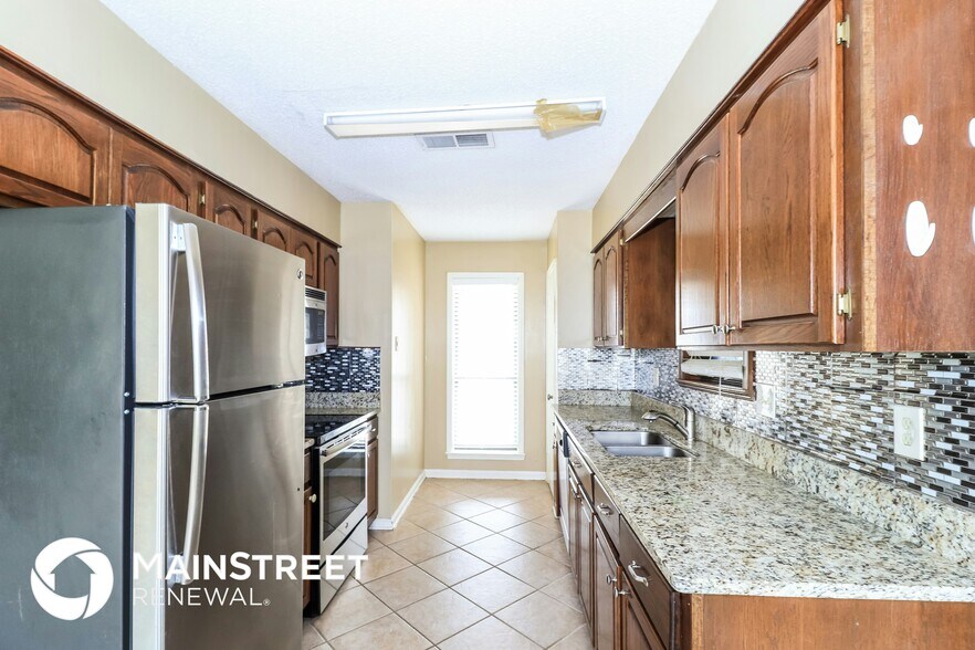 Building Photo - 3902 Clover Hill Dr
