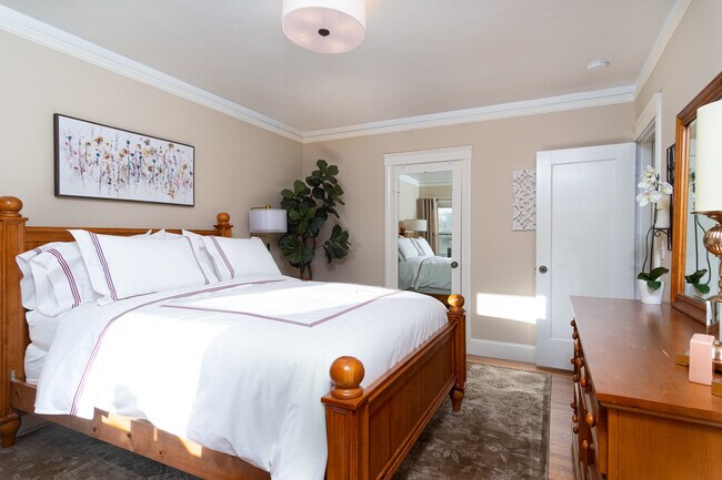 New linen - 1211 34th Ave