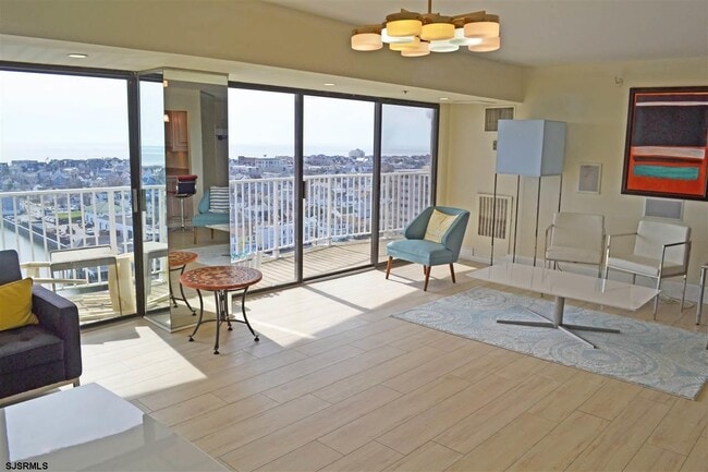 Building Photo - 236 N Derby Ave