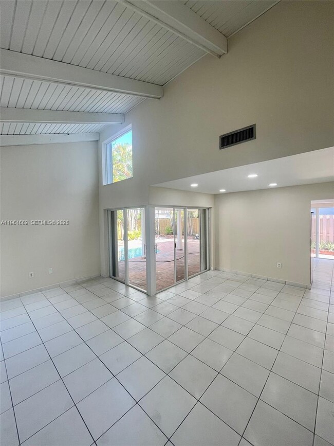 Building Photo - 922 NW 106th Ave Cir