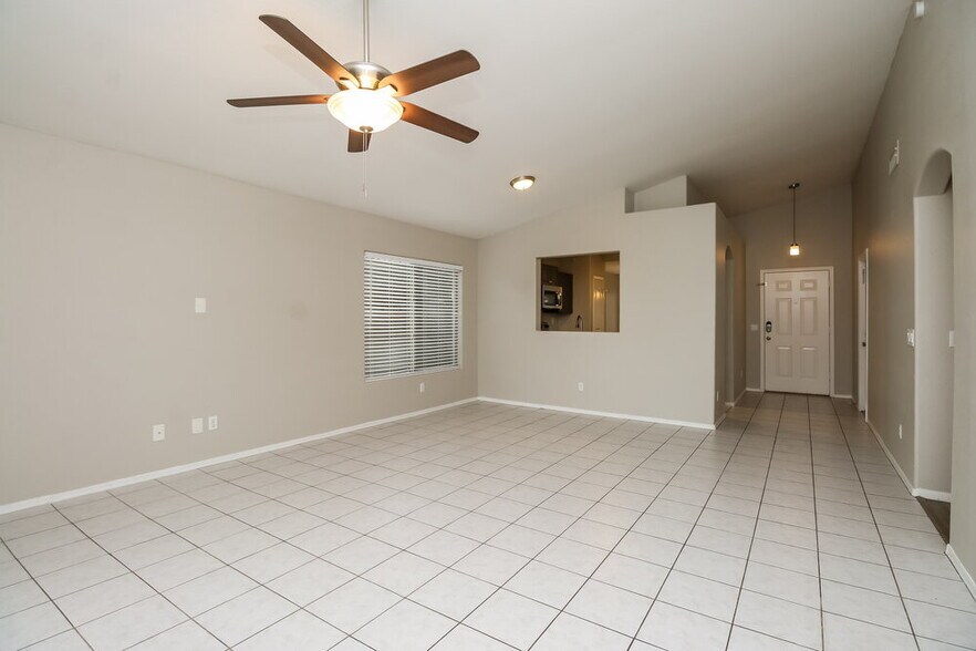 Building Photo - 11259 E Caballero St