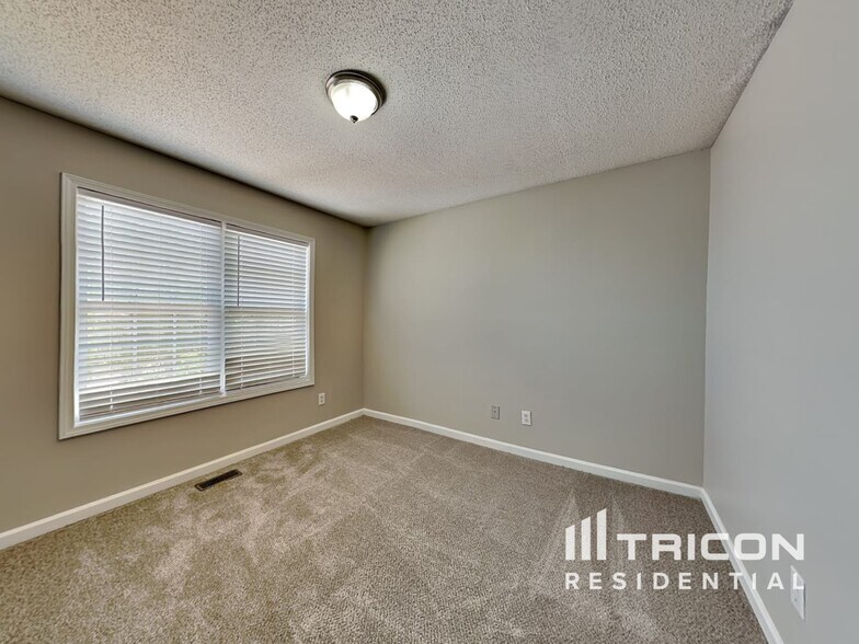 Building Photo - 109 Massey Ln