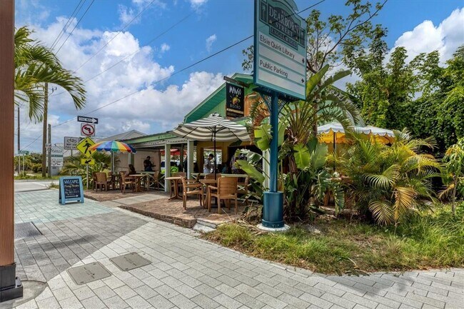 Building Photo - 85 Orange St