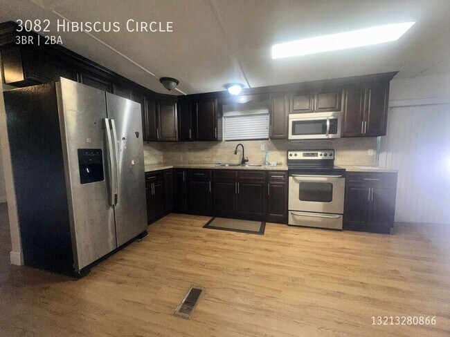 Building Photo - 3082 Hibiscus Cir