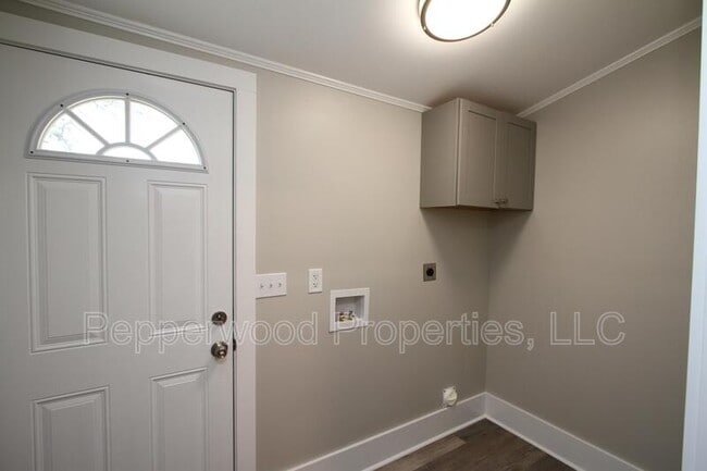 Building Photo - 235 S Hampton Dr