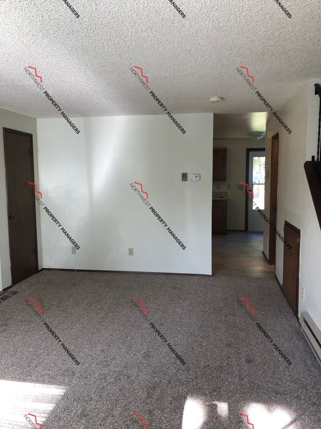 Building Photo - R115
