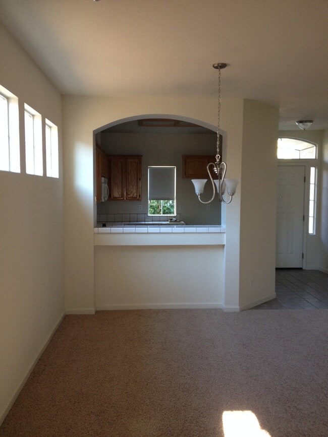 Building Photo - Charming Folsom Cluster Home Community near Oak Ave & East Bidwell