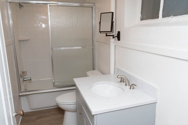 Building Photo - 3 Bedroom Home Located Near UVA