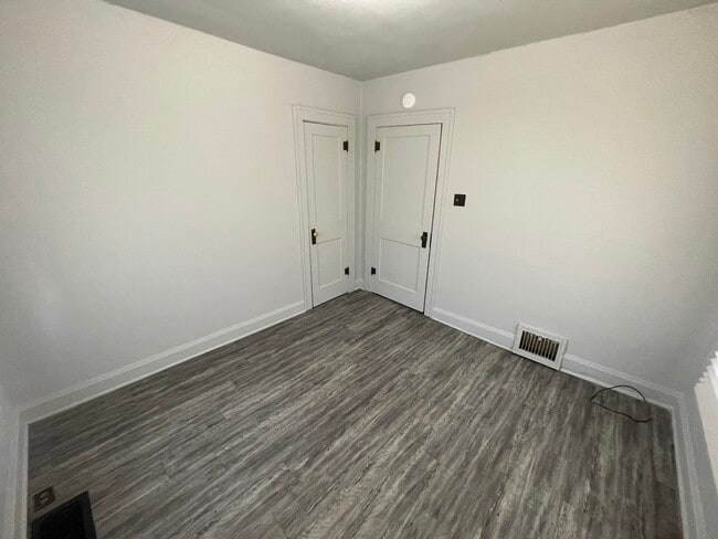 Building Photo - 1207 Cleveland-