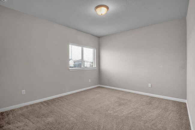 Building Photo - 6020 Genova Pl