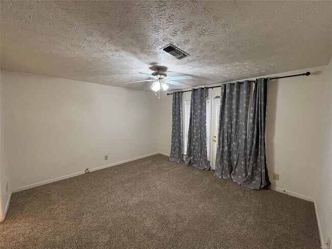 Building Photo - 1541 Katrina Pl