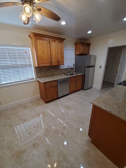 Kitchen - 1869 W 54th St