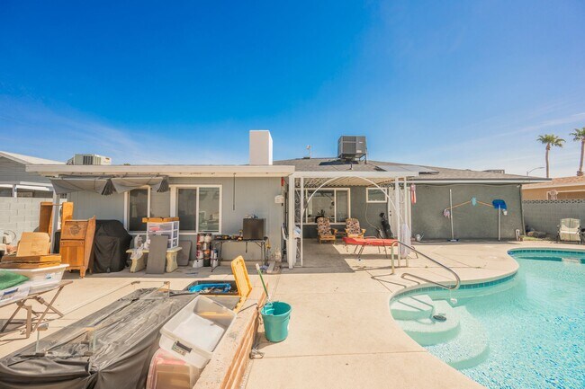 Building Photo - No HOA- Single story pool home