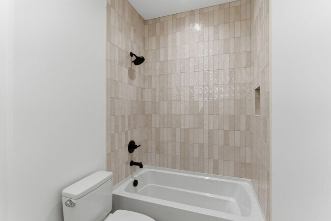 Building Photo - Stunning 4 bedroom East Nashville New Construction